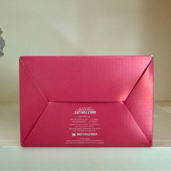 🎉LAST CHANCE🎉Limited Edition Stanley BARBIE™ ICON
40 OZ QUENCHER - Picture 6 of 16